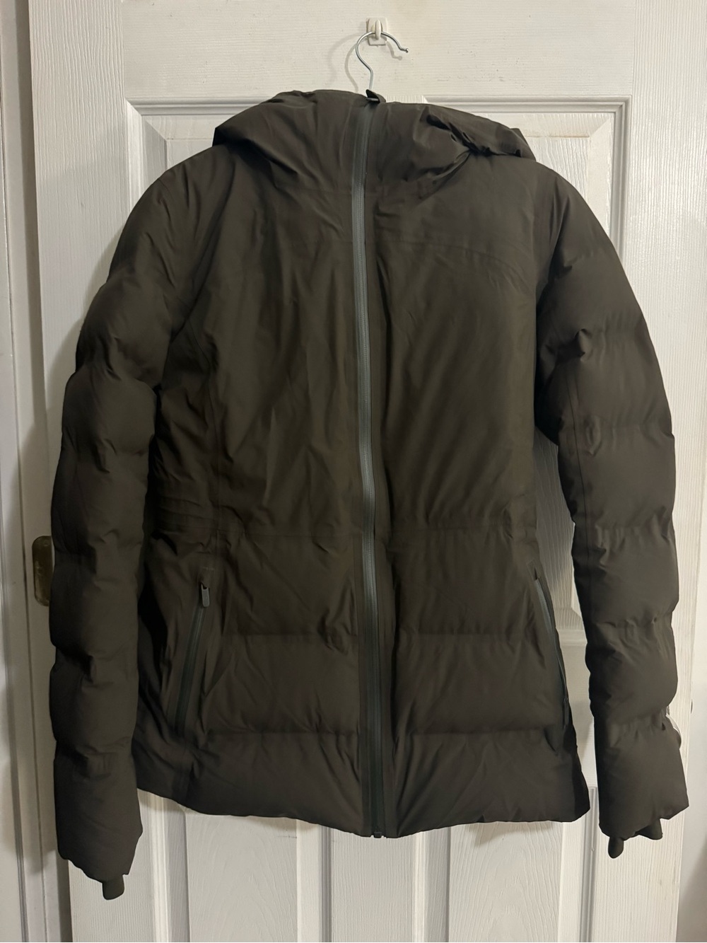 lululemon athletica Women's Hooded Puffer Jacket - Olive Green